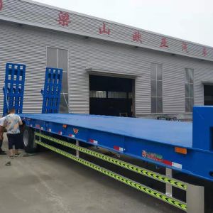 鉤機(jī)板半掛車
