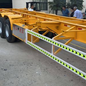 骨架式半掛車