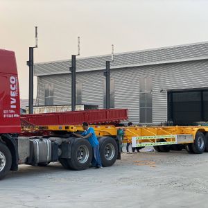 骨架式半掛車