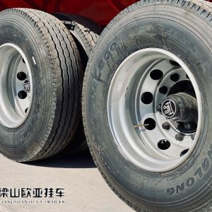 倉(cāng)欄式半掛車